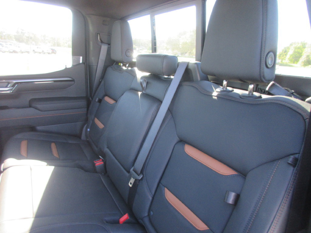 New 2026 GMC Sierra 1500 AT4 w/ AT4 Premium Package AWD/4WD image 13