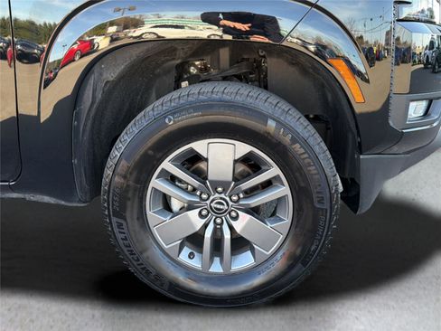 Used 2025 Nissan Frontier SV w/ SV Convenience Package image 38