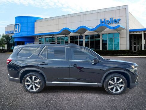 Certified 2025 Honda Pilot Elite image 2