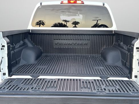 Used 2023 Nissan Frontier SV w/ Technology Package image 8