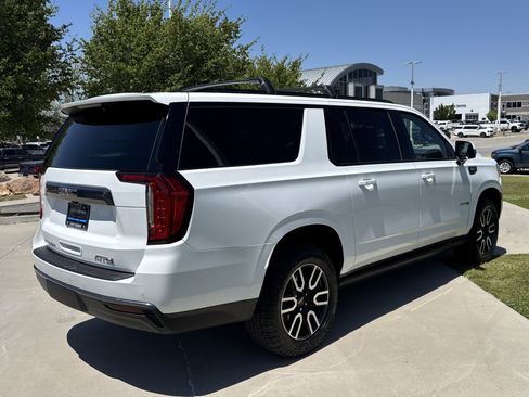 Used 2023 GMC Yukon XL AT4 w/ AT4 Premium Package AWD/4WD image 5