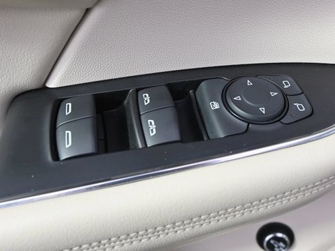 Used 2023 Buick Envision Avenir AWD/4WD image 23