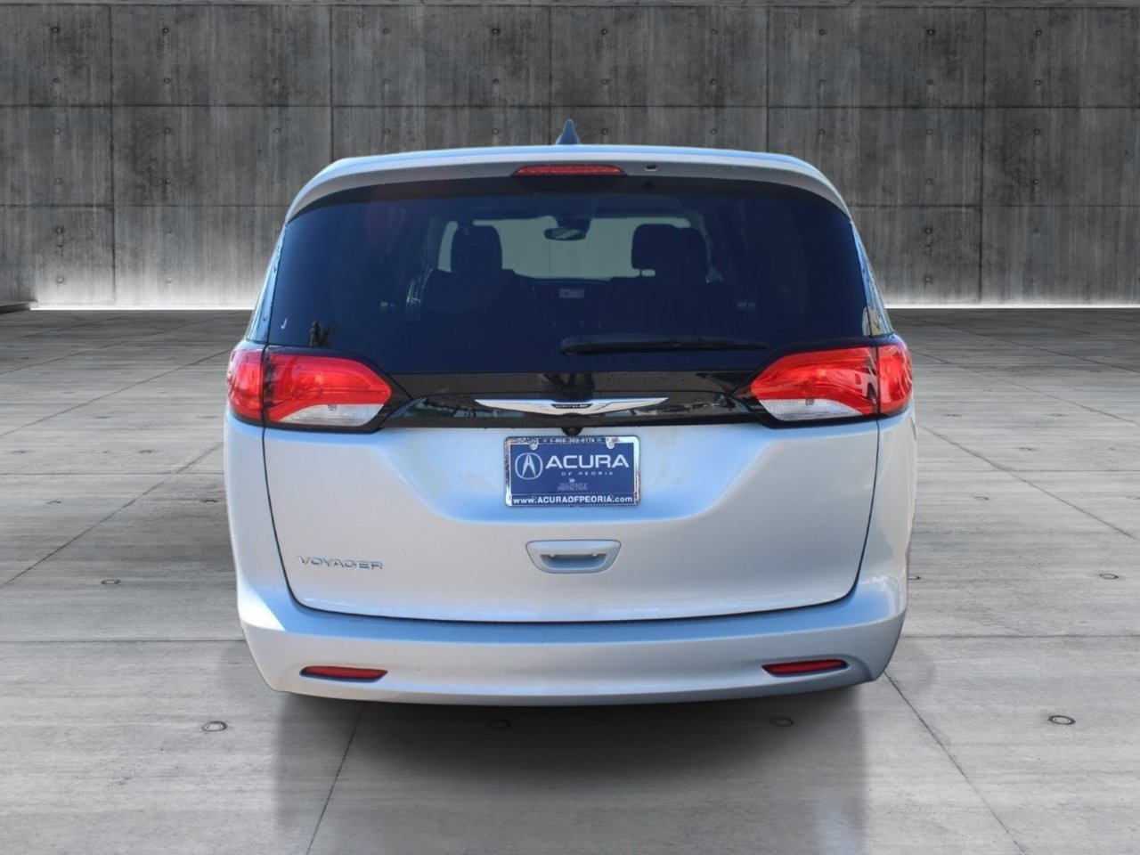 Used 2024 Chrysler Voyager LX FWD image 4