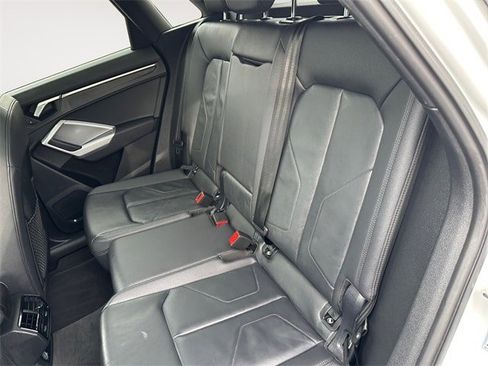 Used 2024 Audi Q3 2.0T Premium image 13