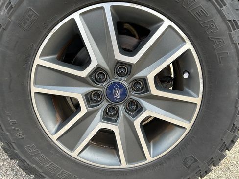 Used 2016 Ford F150 XLT w/ Equipment Group 302A Luxury image 18