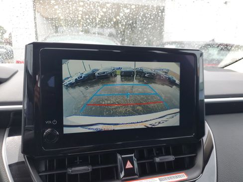 Used 2025 Toyota Corolla LE FWD image 23