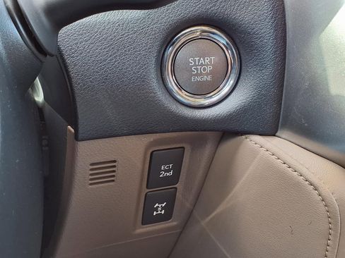 Used 2022 Lexus GX 460 Premium w/ Accessory Package image 18