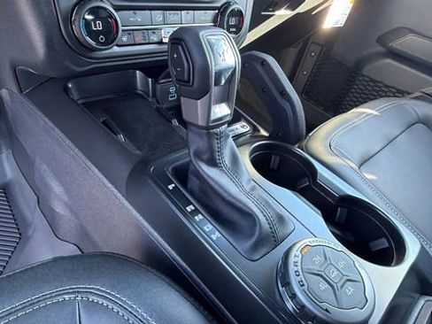 New 2025 Ford Bronco Badlands image 24