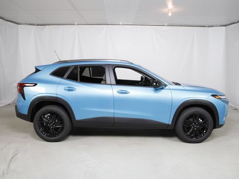 New 2026 Chevrolet Trax ACTIV w/ Driver Confidence Package FWD image 2