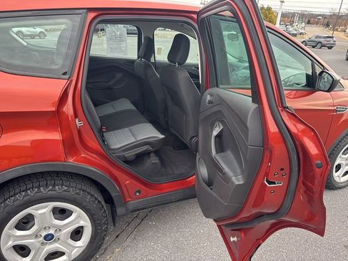 Used 2019 Ford Escape S image 18