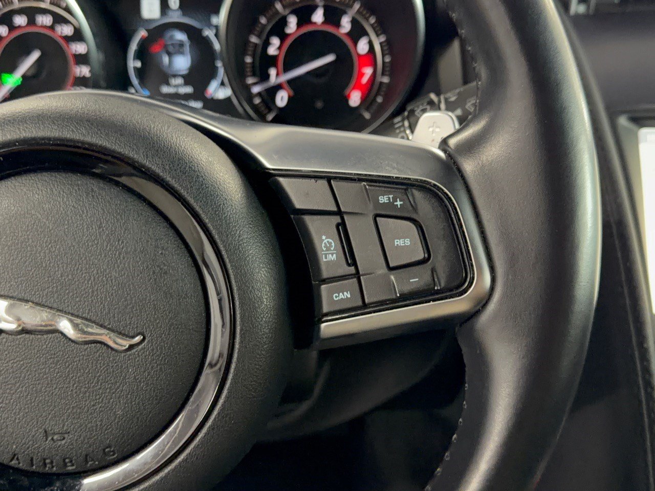 Used 2020 Jaguar F-TYPE Convertible RWD image 19