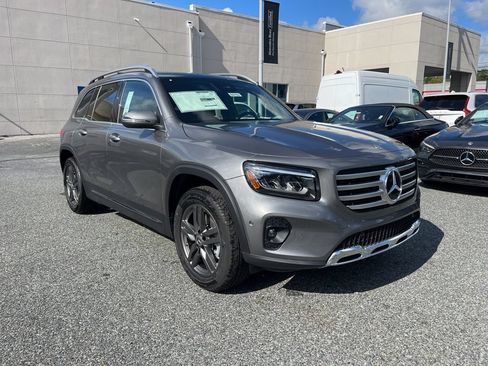 Used 2026 Mercedes-Benz GLB 250 4MATIC image 4