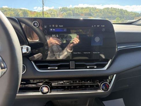 New 2026 Chevrolet Equinox LT w/ Convenience Package II image 10