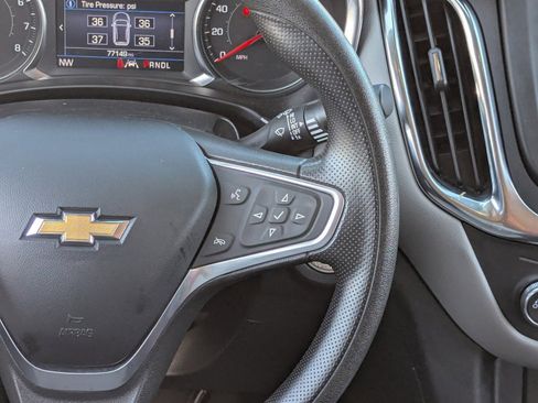 Used 2022 Chevrolet Equinox LS w/ LS Convenience Package image 21