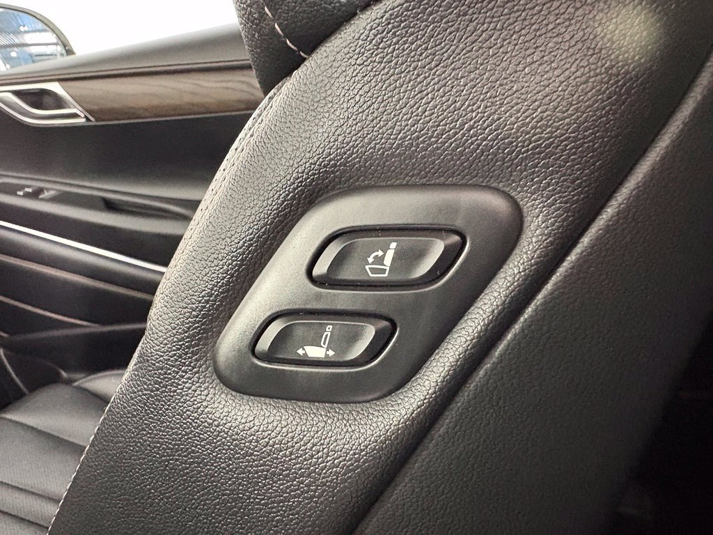 Used 2024 Genesis GV80 2.5T AWD/4WD image 18