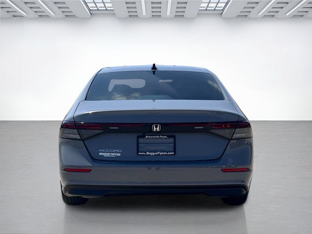Used 2025 Honda Accord SE image 4