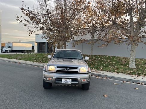 Used 2002 Toyota 4Runner SR5 image 3
