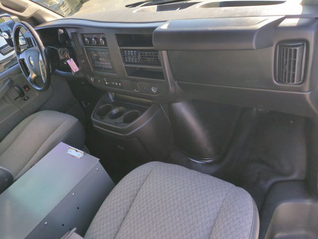 Used 2017 Chevrolet Express 3500 Extended RWD image 19
