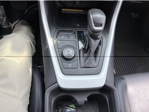 Used 2021 Toyota RAV4 XSE image 23
