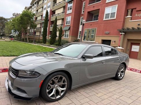 Used 2017 Dodge Charger R/T w/ Navigation & Travel Group RWD image 4