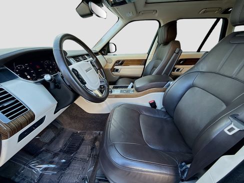 Used 2018 Land Rover Range Rover HSE image 19