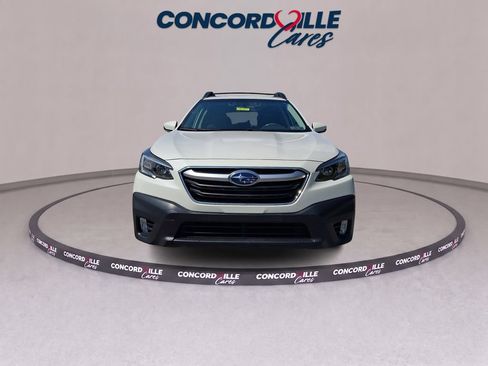 Used 2022 Subaru Outback Premium AWD/4WD image 2