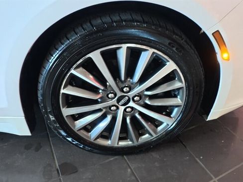 Used 2020 Lincoln MKZ w/ Convenience Package image 33