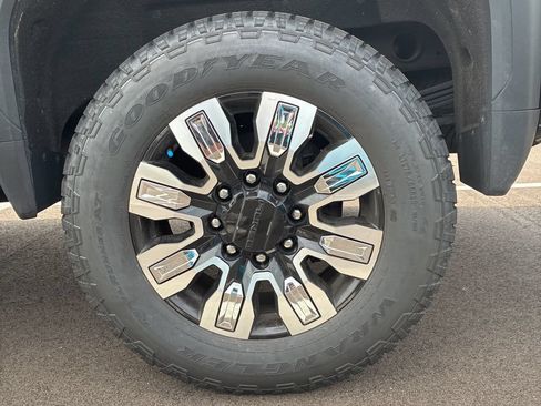 Used 2025 GMC Sierra 2500 Denali w/ Snow Plow Prep/Camper Package AWD/4WD image 17