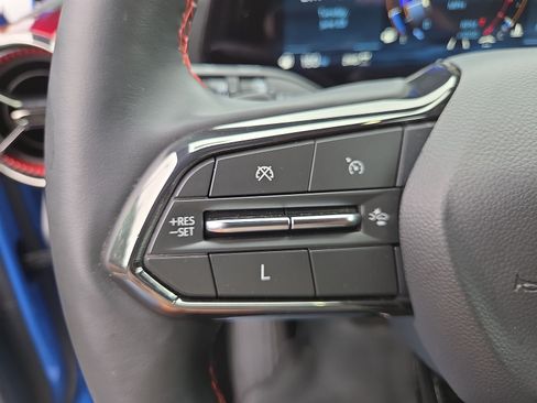 Used 2025 Chevrolet Equinox RS w/ Safety and Technology Package AWD/4WD image 28