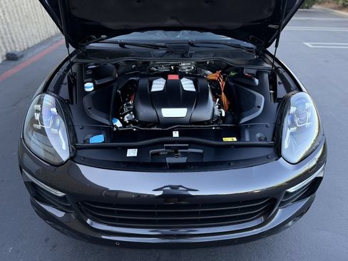 Used 2017 Porsche Cayenne S Platinum AWD/4WD image 26