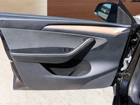 Used 2023 Tesla Model Y Long Range image 12