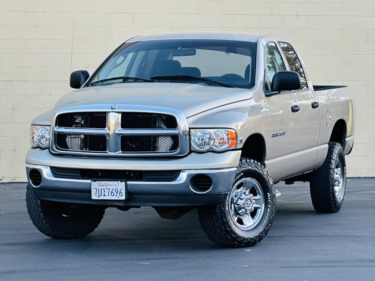 Used 2005 Dodge Ram 2500 Truck SLT w/ Trailer Tow Group AWD/4WD image 3