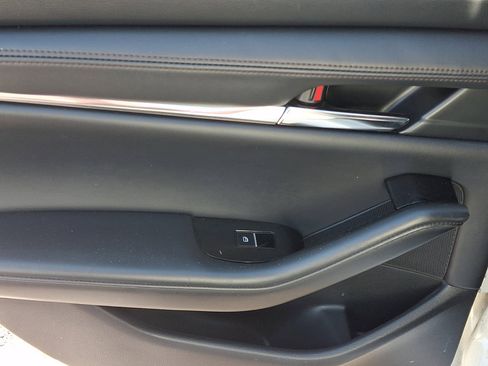 Used 2023 MAZDA MAZDA3 s image 18