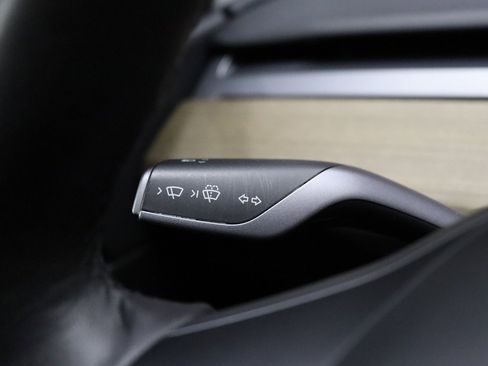 Used 2023 Tesla Model Y Long Range image 42