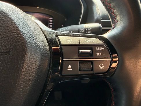 Used 2025 Honda Pilot Black Edition image 14