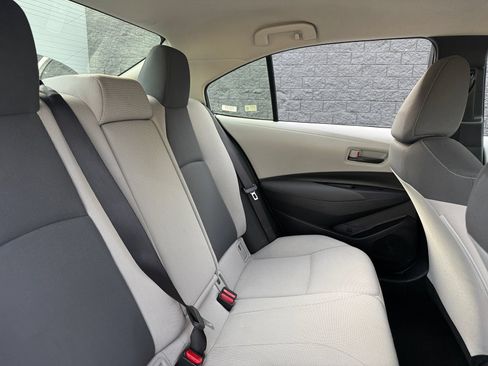 Used 2022 Toyota Corolla LE FWD image 21
