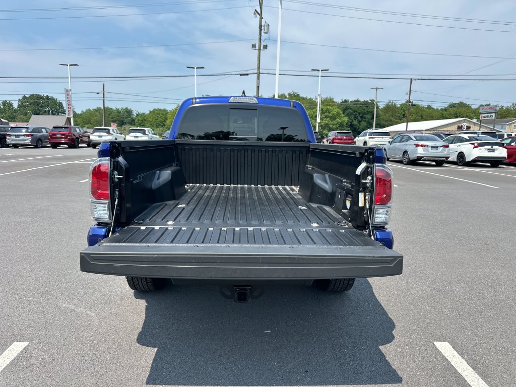 Used 2022 Toyota Tacoma TRD Off-Road w/ TRD Premium Off Road Package AWD/4WD image 12