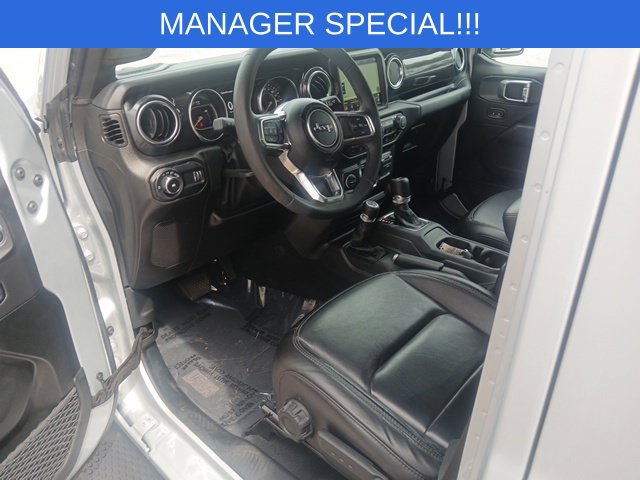 Used 2023 Jeep Wrangler Unlimited Sahara AWD/4WD image 39