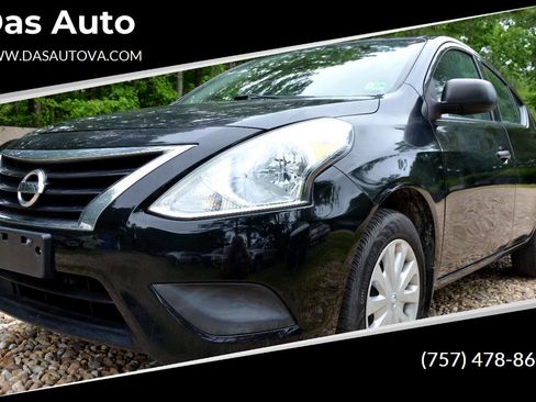 Used 2015 Nissan Versa S image 1