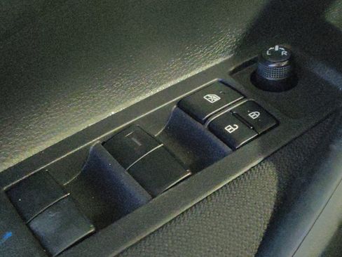 Used 2024 Toyota Corolla LE FWD image 27