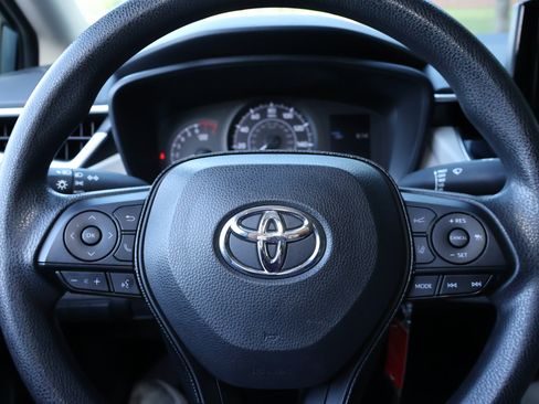 Used 2021 Toyota Corolla L FWD image 9