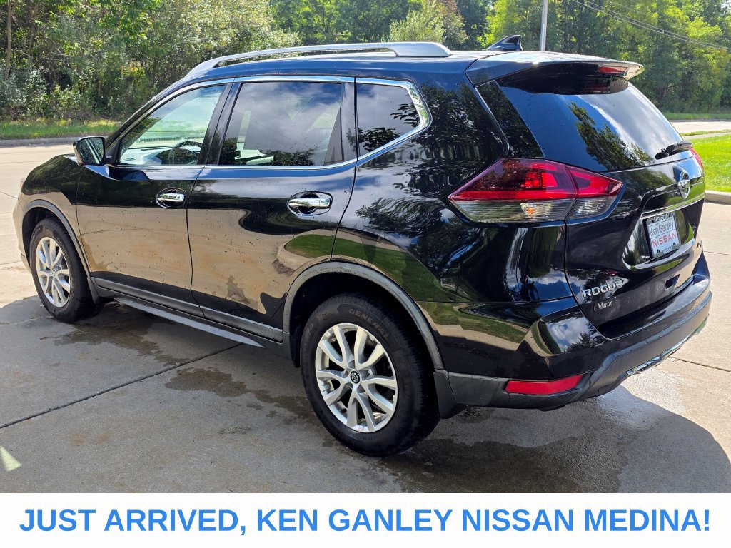 Used 2018 Nissan Rogue SV w/ Premium Package AWD/4WD image 5
