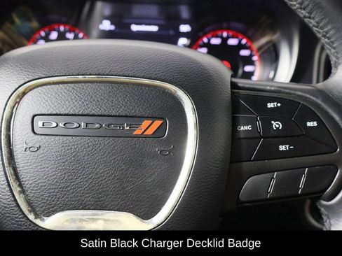 Used 2018 Dodge Charger SXT w/ Blacktop Package image 10