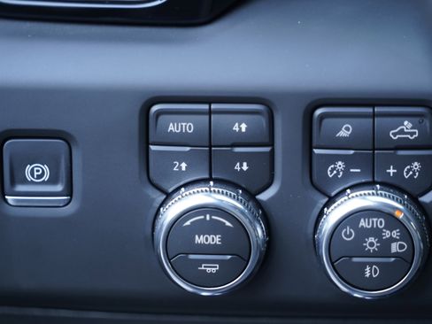 Used 2026 GMC Sierra 2500 AT4 w/ AT4 Premium Plus Package image 19