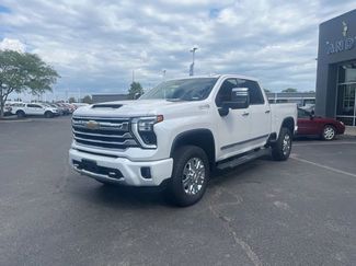 Used 2024 Chevrolet Silverado 3500 High Country video 2