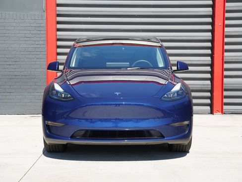 Used 2023 Tesla Model Y 2WD image 5