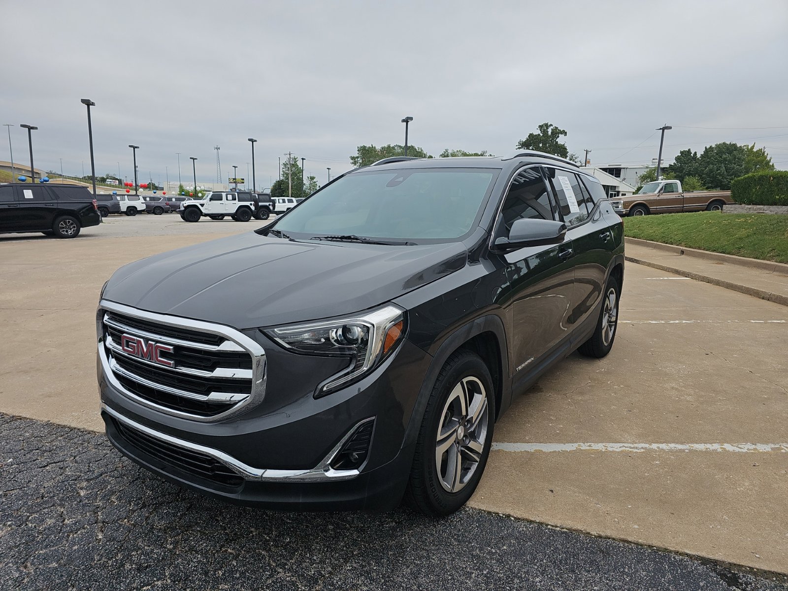 Used 2019 GMC Terrain SLT w/ Infotainment Package II AWD/4WD image 9