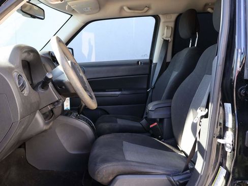 Used 2016 Jeep Patriot Sport w/ Power Value Group image 8