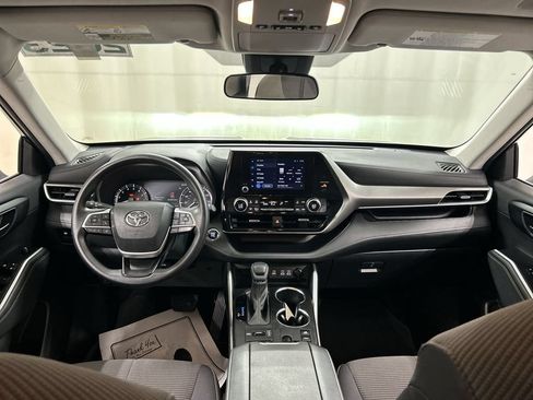 Used 2023 Toyota Highlander L AWD/4WD image 18