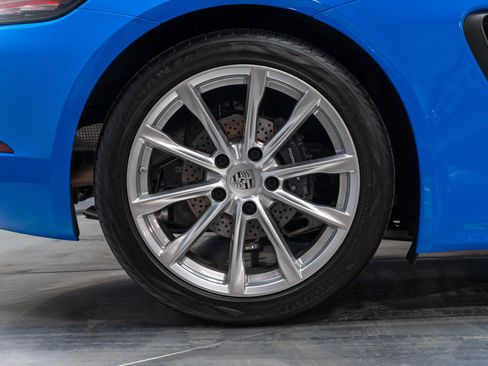 Used 2025 Porsche 718 Cayman RWD image 21